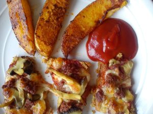 Pizza wedges & Ketchup